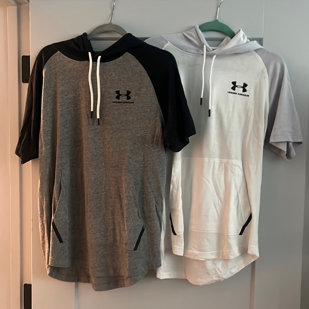 Under Armour Heat Gear Short Sleeved Hoodies Size Medium